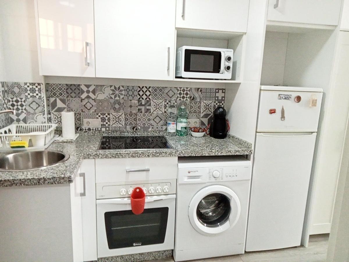 דירות Sea View In בנאלמדנה מראה חיצוני תמונה